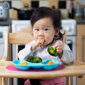 Cho con ăn dặm đúng cách BLW